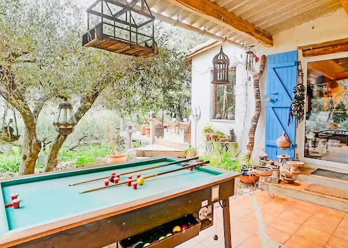 Villa La Crouzade, Mas De Caractere A Sommieres *